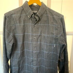 Eddie Bauer men’s button-down shirt A8